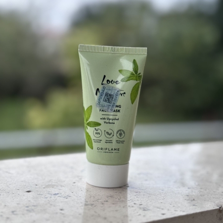 اسکراب صورت گیاه وربنا | لایه‌بردار گیاهی و روشن‌کننده پوست