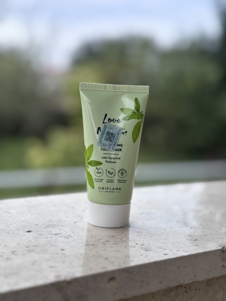 اسکراب صورت گیاه وربنا | لایهبردار گیاهی و روشنکننده پوست