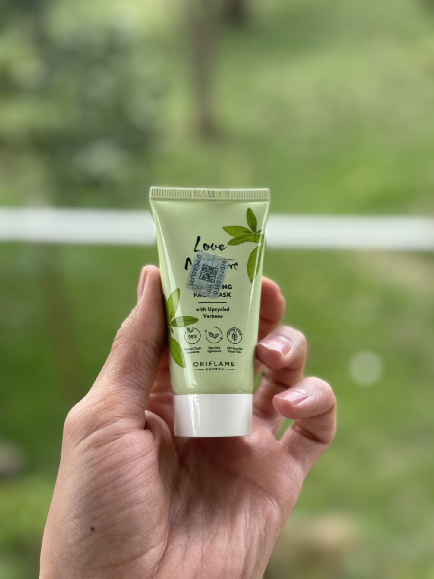 اسکراب صورت گیاه وربنا | لایهبردار گیاهی و روشنکننده پوست