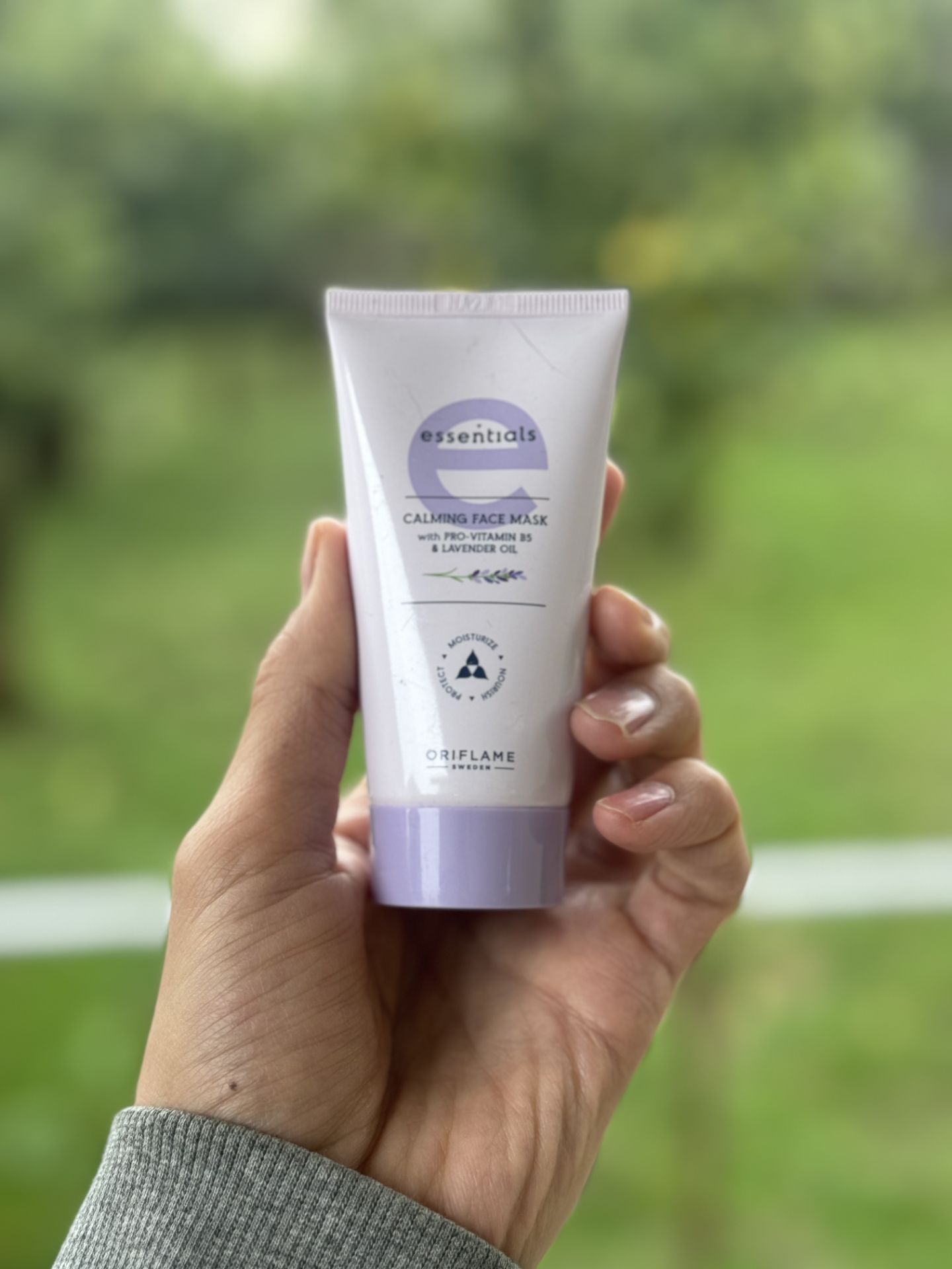 ماسک آرامش‌بخش Essentials اوریفلیم: تغذیه و آبرسانی عمیق پوست