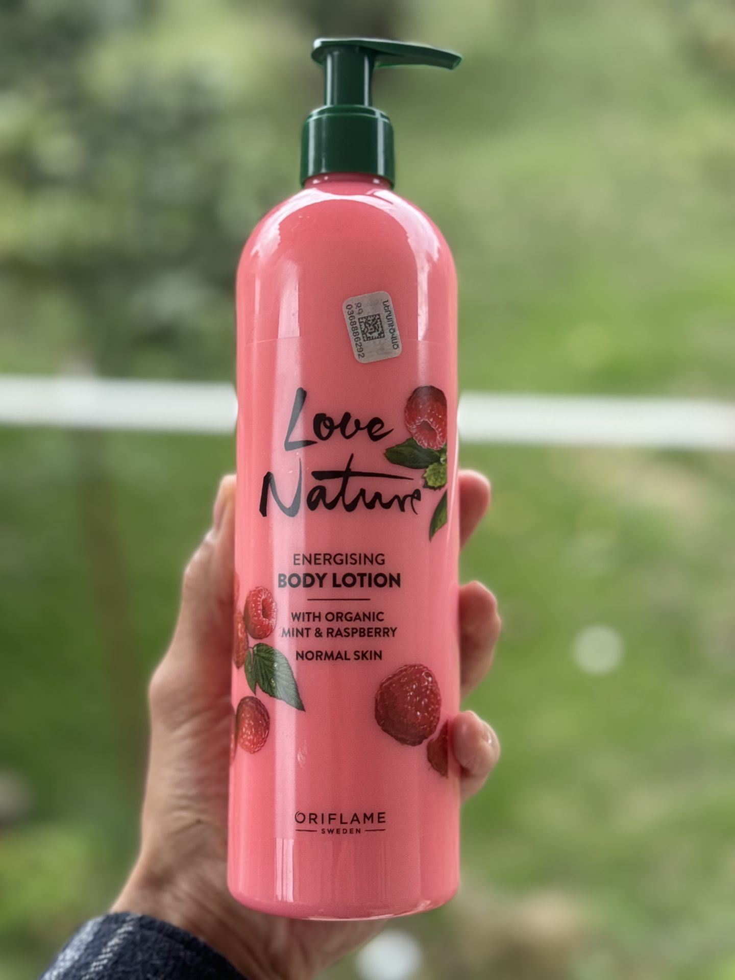 لوسیون بدن Love Nature اوریفلیم با عصاره نعناع و تمشک | انرژی دوباره برای پوست شما