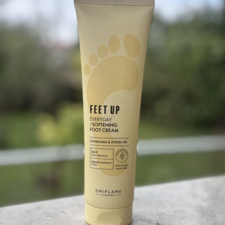 کرم پا اوریفلیم مدل Feet Up Everyday؛ راز نرمی و لطافت پوست پا