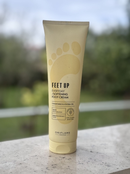 کرم پا اوریفلیم مدل Feet Up Everyday؛ راز نرمی و لطافت پوست پا