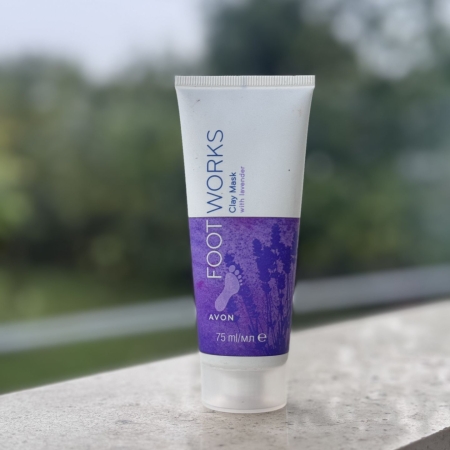 ماسک خاک رسی پا با اسطوخودوس: راهکاری برای داشتن پاهایی نرم و لطیف