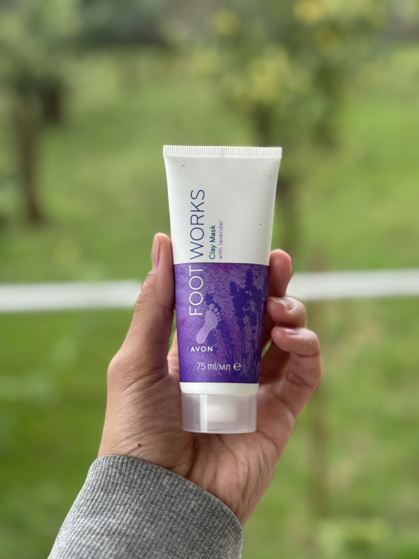 ماسک خاک رسی پا با اسطوخودوس: راهکاری برای داشتن پاهایی نرم و لطیف