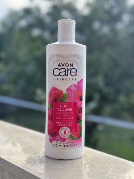شامپو و نرمکننده 2 در 1 Avon Care مدل Full Volume با عصاره تمشک و رایحه هیبیسکوس
