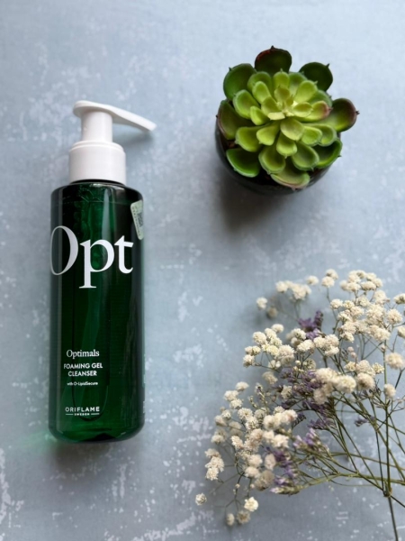 ژل شستشوی صورت فومینگ اپتیمالز اوریفلیم؛ پاکسازی عمیق، بدون خشکی